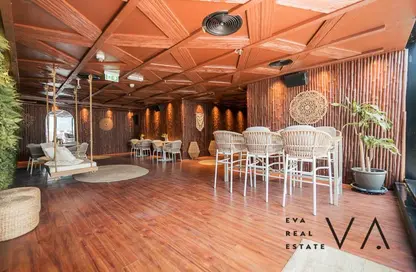 Retail - Studio - 1 Bathroom for rent in Crystal Tower - Business Bay - Dubai