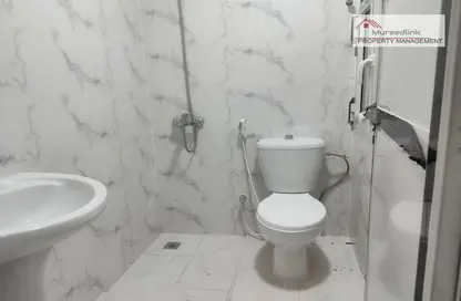 Bathroom image for: Apartment - 1 Bathroom for rent in Al Manaseer - Abu Dhabi, Image 1