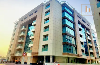 شقة - 2 غرف نوم - 3 حمامات للايجار في C105 - شارع الشيخ راشد بن سعيد - روضة أبو ظبي - أبوظبي