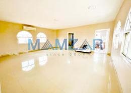 Villa - 5 bedrooms - 4 bathrooms for rent in Khalidiya Street - Al Khalidiya - Abu Dhabi