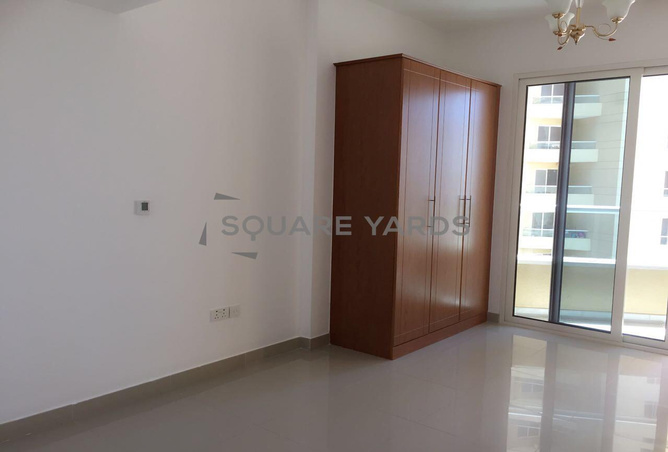 Studio for rent in dubai monthly 1500