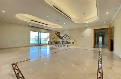 Apartment - 3 Bedrooms - 5 Bathrooms for rent in Oud Metha - Bur Dubai - Dubai