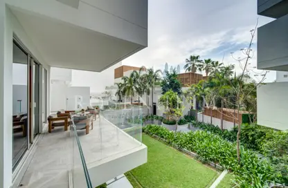 Apartment - 2 Bedrooms - 3 Bathrooms for sale in FIVE Palm Jumeirah - Palm Jumeirah - Dubai