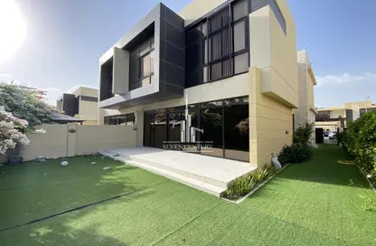 Villa - 3 Bedrooms - 4 Bathrooms for sale in Longview - DAMAC Hills - Dubai