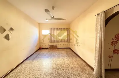 شقة - غرفة نوم - 1 حمام للايجار في الحمرية - بر دبي - دبي شقة - غرفة نوم - 1 حمام للايجار في الحمرية - بر دبي - دبي