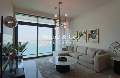 Living Room image for: Apartment - 2 Bedrooms - 3 Bathrooms for rent in Beach Vista - EMAAR Beachfront - Dubai Harbour - Dubai, Image 1