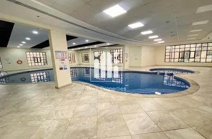 فيلا - 4 غرف نوم - 5 حمامات للايجار في شارع الخليج العربي - البطين - أبوظبي