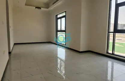 Empty Room image for: Villa - 4 Bedrooms - 6 Bathrooms for rent in Al Ain Ladies Club - Al Markhaniya - Al Ain, Image 1