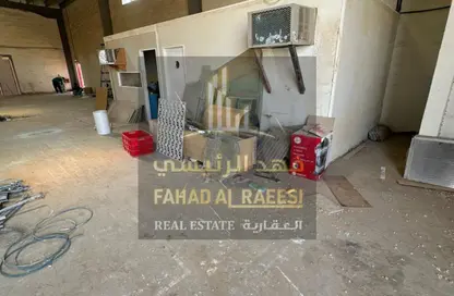 Warehouse - Studio - 1 Bathroom for rent in Umm Al Thuoob - Umm Al Quwain
