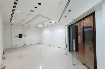 Shop - Studio for rent in Qaryat Al Beri - Al Maqtaa - Abu Dhabi