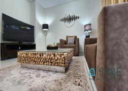 صورةغرفة المعيشة لـ: فيلا - 3 غرف نوم - 4 حمامات للكراء في فلورا - داماك هيلز - دبي, صورة 1