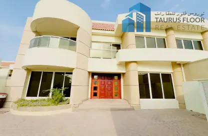 Villa - 4 Bedrooms - 5 Bathrooms for rent in Jumeirah 1 Villas - Jumeirah 1 - Jumeirah - Dubai