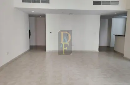 شقة - غرفة نوم - 2 حمامات للايجار في الأبراج الإدارية - الخليج التجاري - دبي
