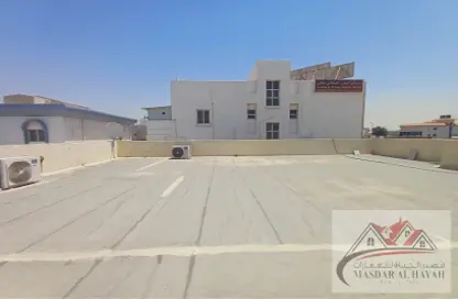 فيلا - استوديو - 4 حمامات للايجار في حلوان - الشارقة