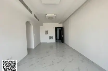 عمارة بالكامل - استوديو - 8 حمامات للبيع في الجرف الصناعية 2 - الجرف الصناعية - عجمان