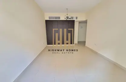 شقة - غرفة نوم - 2 حمامات للايجار في يو أو إس - تجارية مويلح - الشارقة شقة - غرفة نوم - 2 حمامات للايجار في يو أو إس - تجارية مويلح - الشارقة