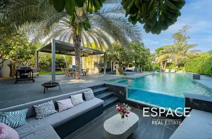 Villa - 4 Bedrooms - 3 Bathrooms for sale in Meadows 1 - Meadows - Dubai