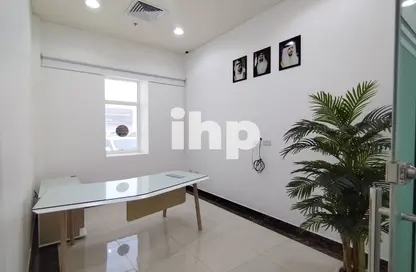 مستودع - استوديو - 2 حمامات للايجار في الخوانيج 1 - الخوانيج - دبي
