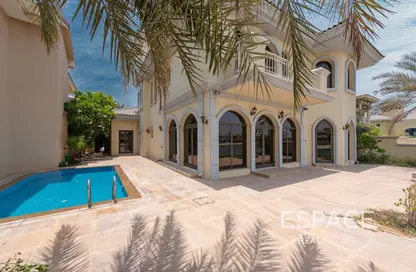 Pool image for: Villa - 4 Bedrooms - 4 Bathrooms for sale in Garden Homes Frond E - Garden Homes - Palm Jumeirah - Dubai, Image 1