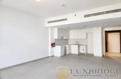 Empty Room image for: Apartment - 1 Bedroom - 1 Bathroom for sale in Asayel - Madinat Jumeirah Living - Umm Suqeim - Dubai, Image 1