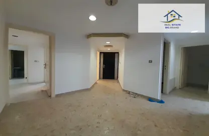 Apartment - 4 Bedrooms - 5 Bathrooms for rent in Tourist Club Area - Abu Dhabi