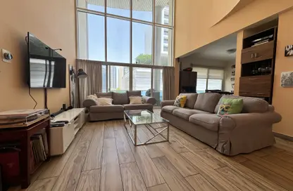 Apartment - 3 Bedrooms - 4 Bathrooms for sale in Emerald Residence - Dubai Marina - Dubai