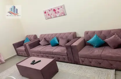 Living Room image for: Apartment - 1 Bedroom - 3 Bathrooms for rent in New Al Taawun Road - Al Taawun - Sharjah, Image 1