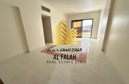 شقة - 2 غرف نوم - 2 حمامات للايجار في شارع جمال عبد الناصر - المجاز - الشارقة