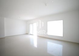 Empty Room image for: Villa - 3 bedrooms - 3 bathrooms for rent in Manazel Al Reef 2 - Al Samha - Abu Dhabi, Image 1