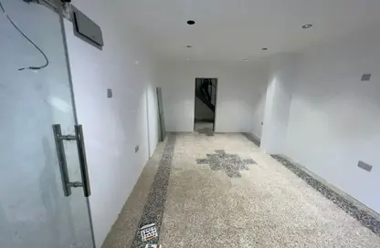 Apartment - 2 Bedrooms - 1 Bathroom for rent in Al Rumailah building - Al Rumailah 2 - Al Rumaila - Ajman