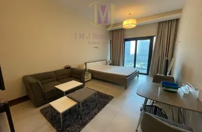 Apartment - Studio - 1 Bathroom for rent in SOL Bay - Business Bay - Dubai