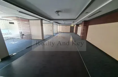 عمارة بالكامل - استوديو - 8 حمامات للايجار في آل نهيان - أبوظبي