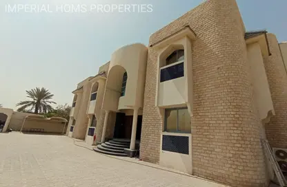 Villa - Studio - 7+ Bathrooms for rent in Al Ramaqiya - Wasit - Sharjah