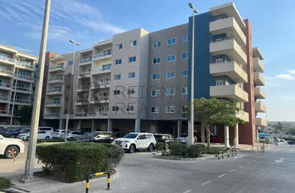 Apartment - 3 Bedrooms - 4 Bathrooms for sale in Tower 7 - Al Reef Downtown - Al Reef - Abu Dhabi