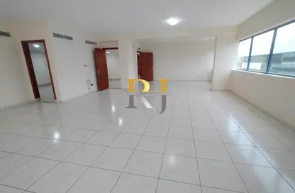 Apartment - 4 Bedrooms - 5 Bathrooms for rent in Golden Sands 4 - Mankhool - Bur Dubai - Dubai