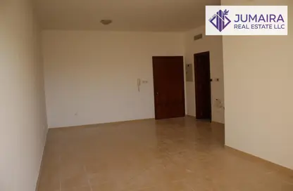 Empty Room image for: Apartment - 1 Bedroom - 2 Bathrooms for sale in Golf Apartments - Al Hamra Village - Ras Al Khaimah, Image 1