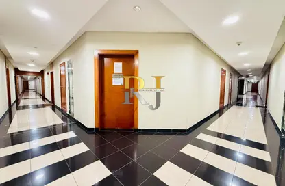 Apartment - 3 Bedrooms - 3 Bathrooms for rent in Silver Sands 2 - Mankhool - Bur Dubai - Dubai