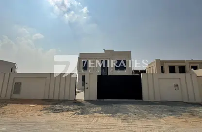 Apartment - 5 Bedrooms - 7 Bathrooms for rent in Al Aweer 1 - Al Aweer - Dubai