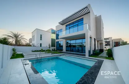 Villa - 6 Bedrooms - 7+ Bathrooms for sale in Jumeirah Park Homes - Jumeirah Park - Dubai