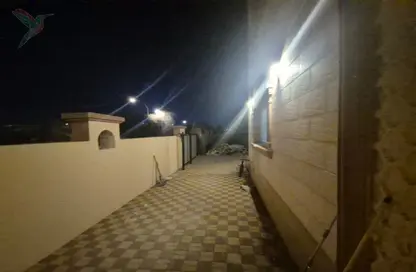 فيلا - 5 غرف نوم - 6 حمامات للايجار في شعاب العسكر - زاخر - العين