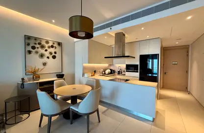 النزل و الشقق الفندقية - 2 غرف نوم - 2 حمامات للايجار في برج بوابه جميرا 2 - العنوان منتجع وسبا جميرا - جميرا بيتش ريزيدنس - دبي