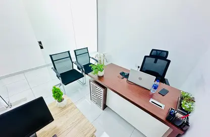 Office Space - Studio - 1 Bathroom for rent in Red Avenue - Al Garhoud - Dubai