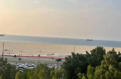 Apartment - 2 Bedrooms - 2 Bathrooms for rent in Corniche Tower - Ajman Corniche Road - Ajman