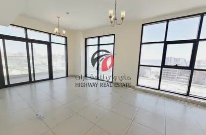 Apartment - 2 Bedrooms - 3 Bathrooms for rent in N S Building - Al Jaddaf - Dubai