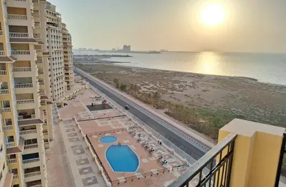 Apartment - 2 Bedrooms - 3 Bathrooms for rent in Royal Breeze 4 - Royal Breeze - Al Hamra Village - Ras Al Khaimah
