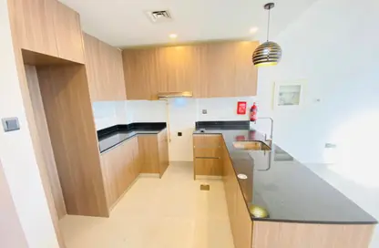 شقة - غرفة نوم - 2 حمامات للايجار في برج ريزيدينس 2 - قرية الجميرا سركل - دبي شقة - غرفة نوم - 2 حمامات للايجار في برج ريزيدينس 2 - قرية الجميرا سركل - دبي