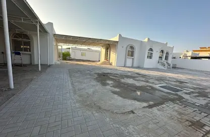 Villa - 5 Bedrooms - 7 Bathrooms for rent in Al Nouf - Sharjah