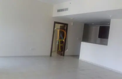 شقة - غرفة نوم - 2 حمامات للايجار في J برج - الأبراج الإدارية - الخليج التجاري - دبي