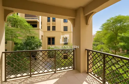 Apartment - 3 Bedrooms - 4 Bathrooms for sale in Yansoon 4 - Yansoon - Old Town - Dubai