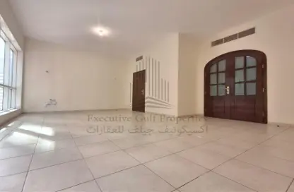 Apartment - 3 Bedrooms - 4 Bathrooms for rent in Zig Zag Building - Tourist Club Area - Abu Dhabi